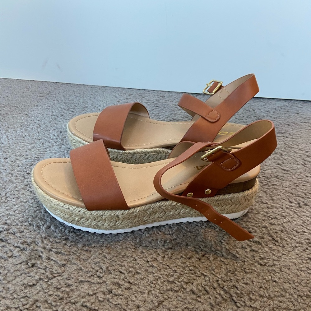 Platform sandals